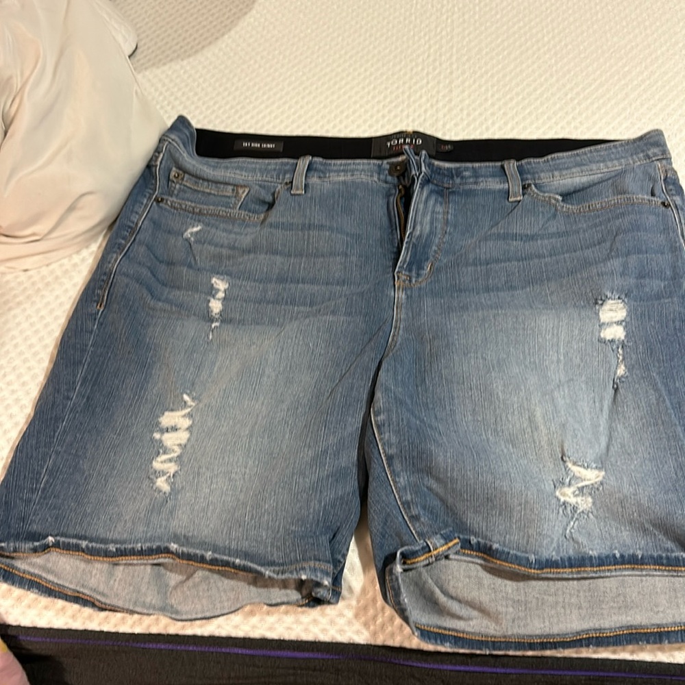 Torrid shorts. 8 inch